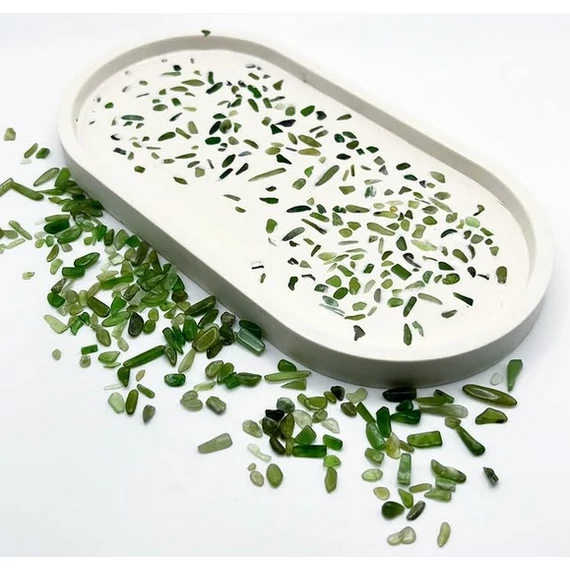 Dekortálca nefrit ásvánnyal